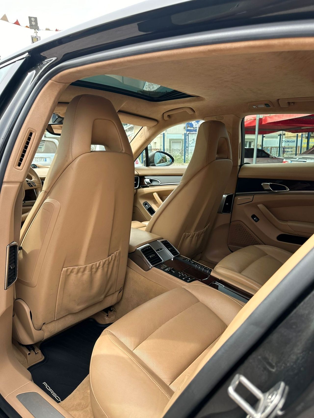 Porsche Panamera 2011 photo 4