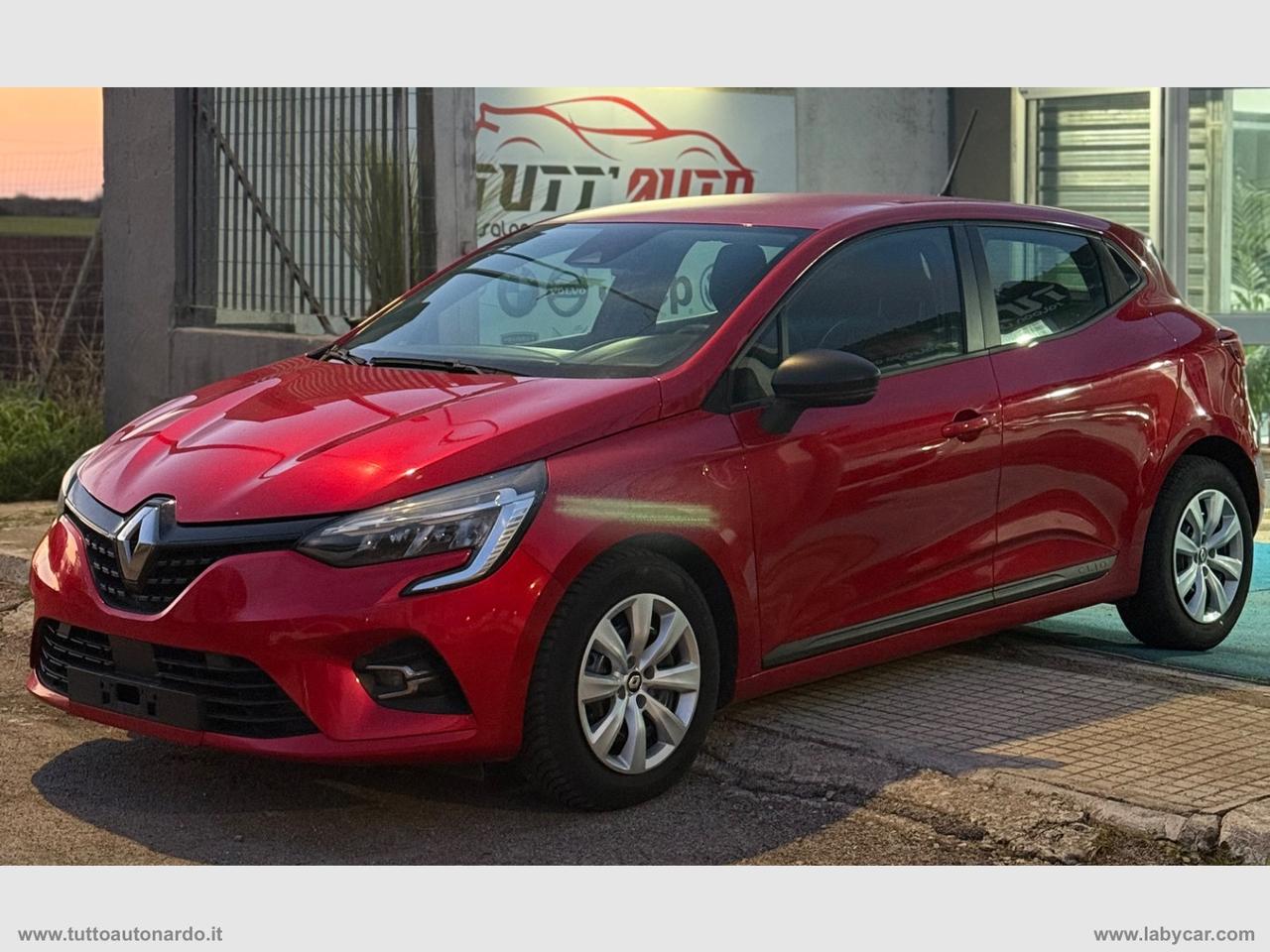 RENAULT Clio dCi 8V 90CV 5p. Moschino Life