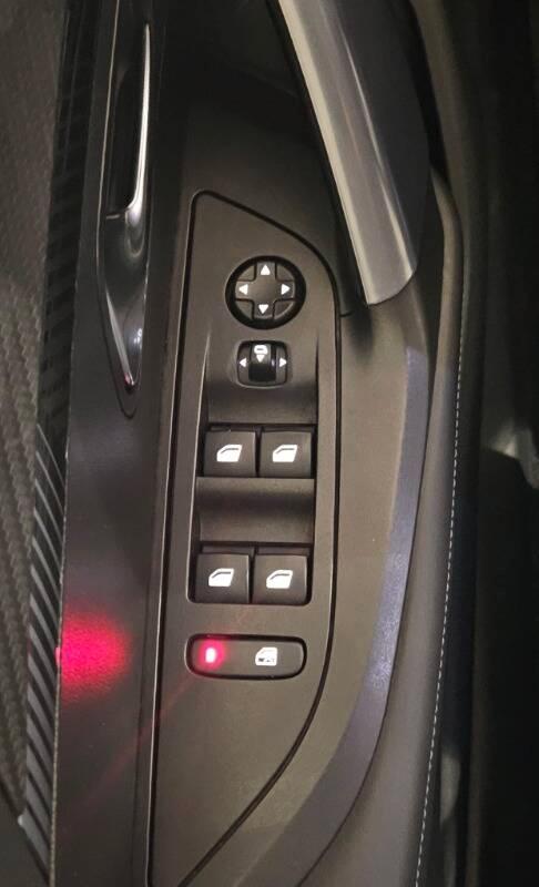 Peugeot 2008 1.2 puretech Active s&s 130cv
