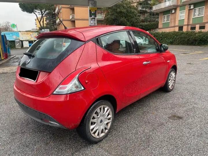 Lancia Ypsilon 1.2 Silver