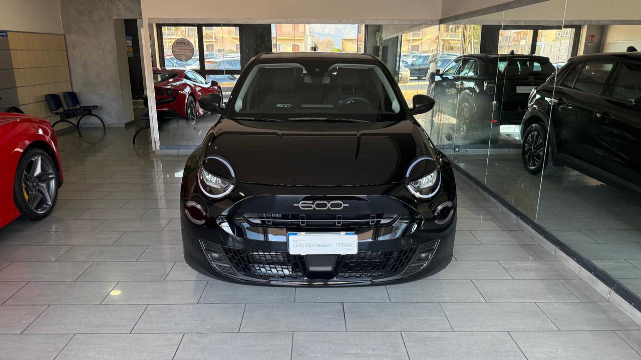 Fiat 600 Hybrid 110 CV DCT MHEV UFF ITALIA