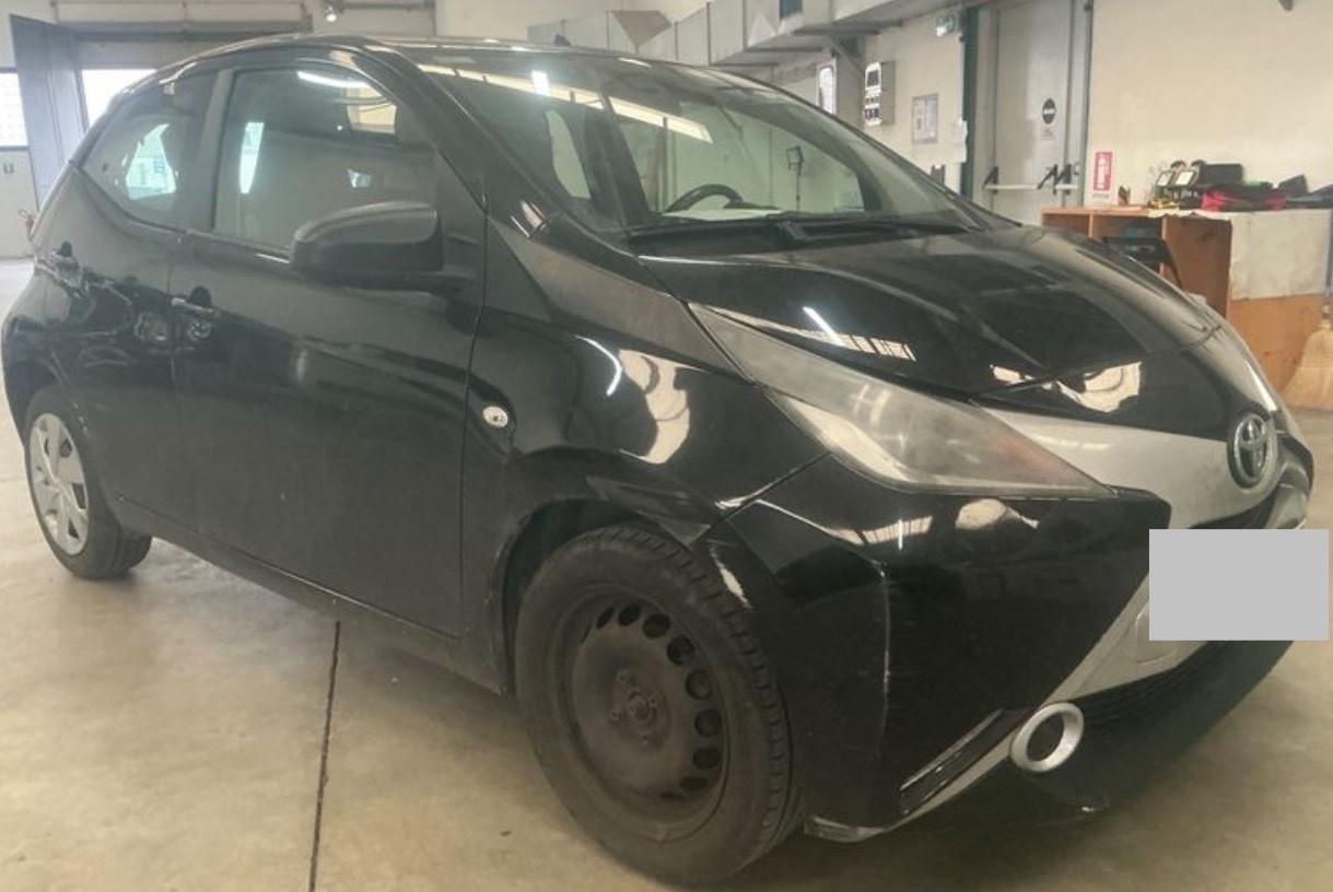 Toyota Aygo 1.0 VVT-i 69 CV 5 porte x-play