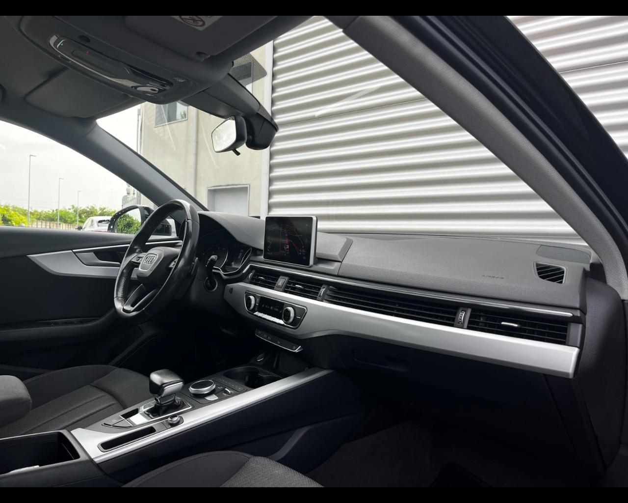 AUDI A4 AVANT 35 TDI S-TRONIC BUSINESS