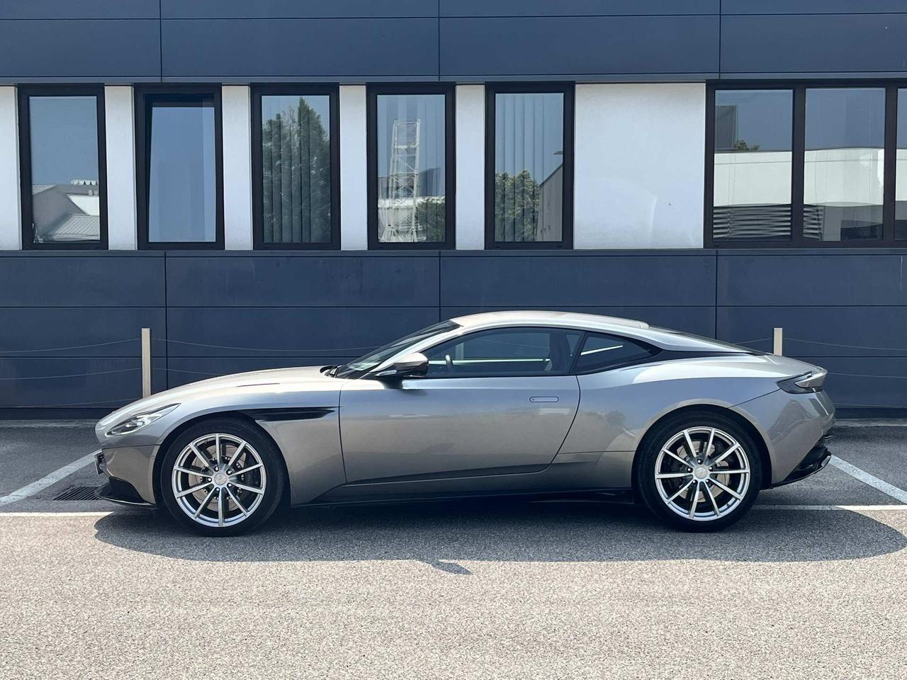 ASTON MARTIN DB11 Coupe 5.2 V12 AMR auto