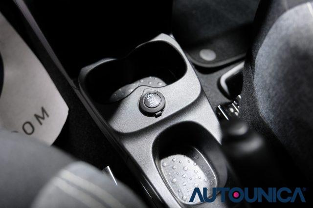 FIAT Panda 1.0 FIREFLY S&S HYBRID CITY CROSS NEOPATENTATI