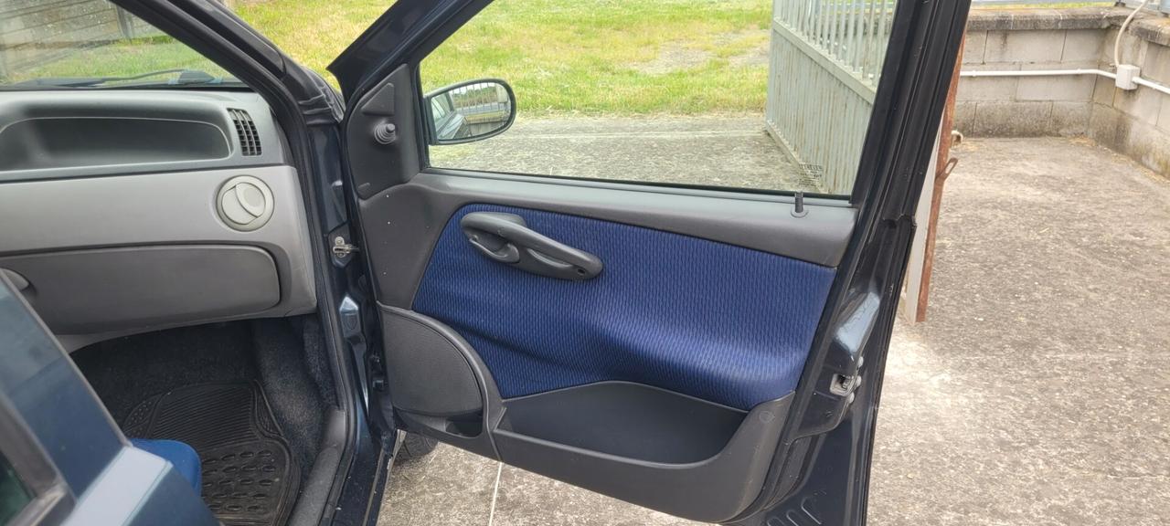 Fiat Punto 1.2i 16V cat 5 porte HLX