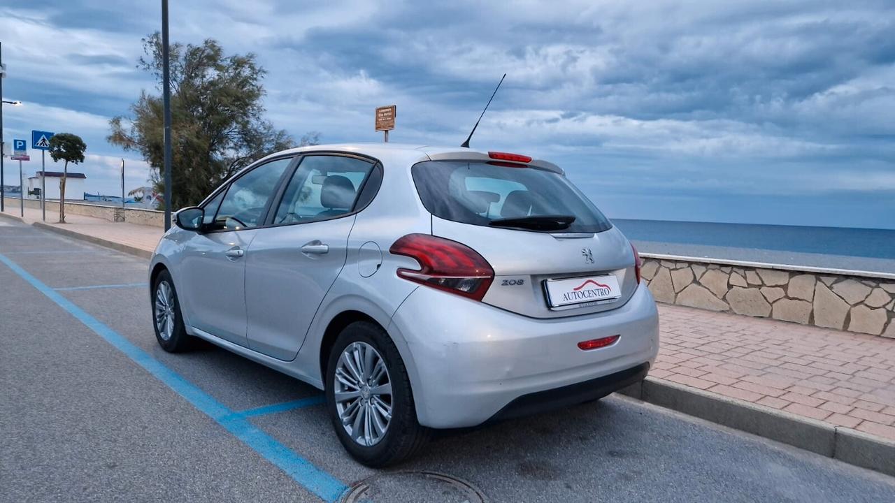 Peugeot 208 PureTech 82 5 porte Allure