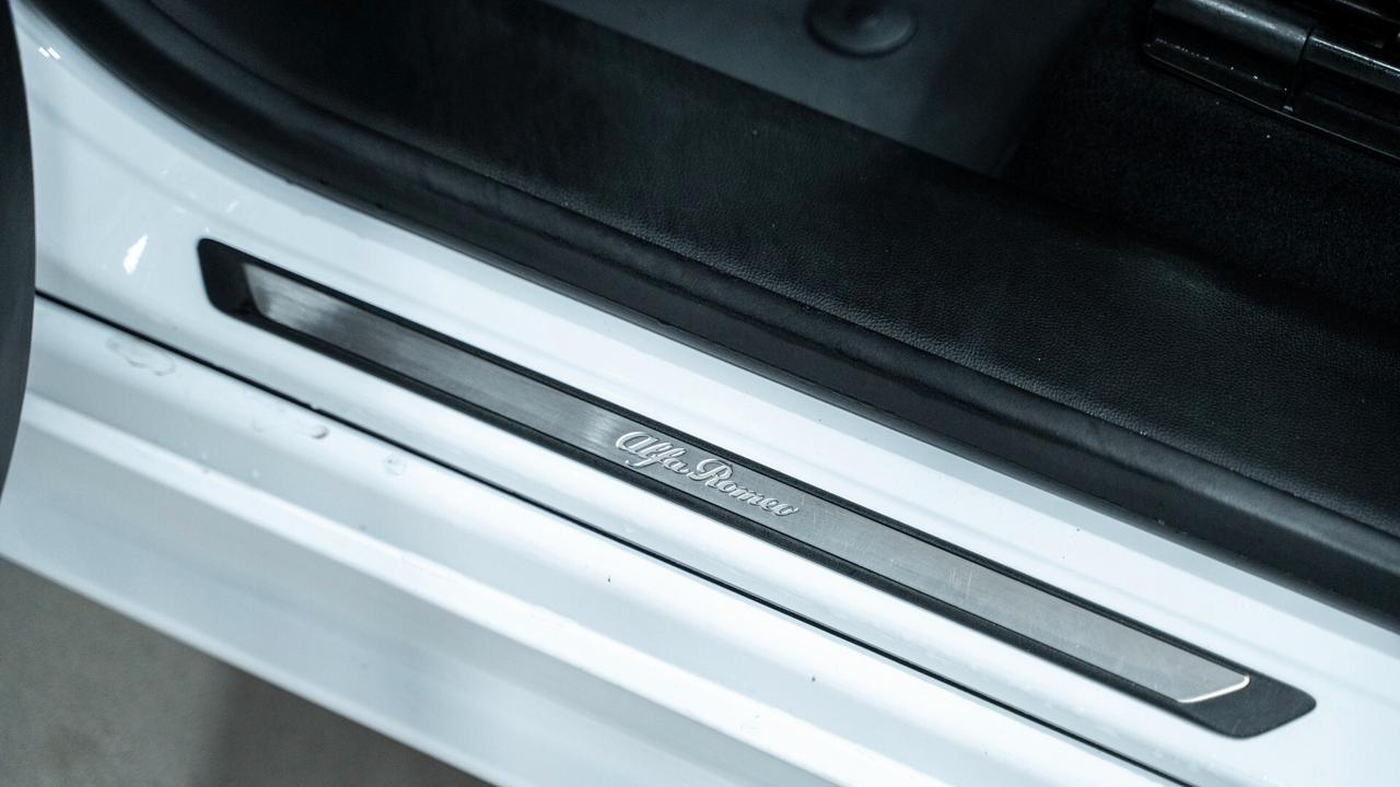 Alfa Romeo Stelvio VELOCE 2.2 Ti Q4 210 CV 20" CARBON AUTO XENO FULL