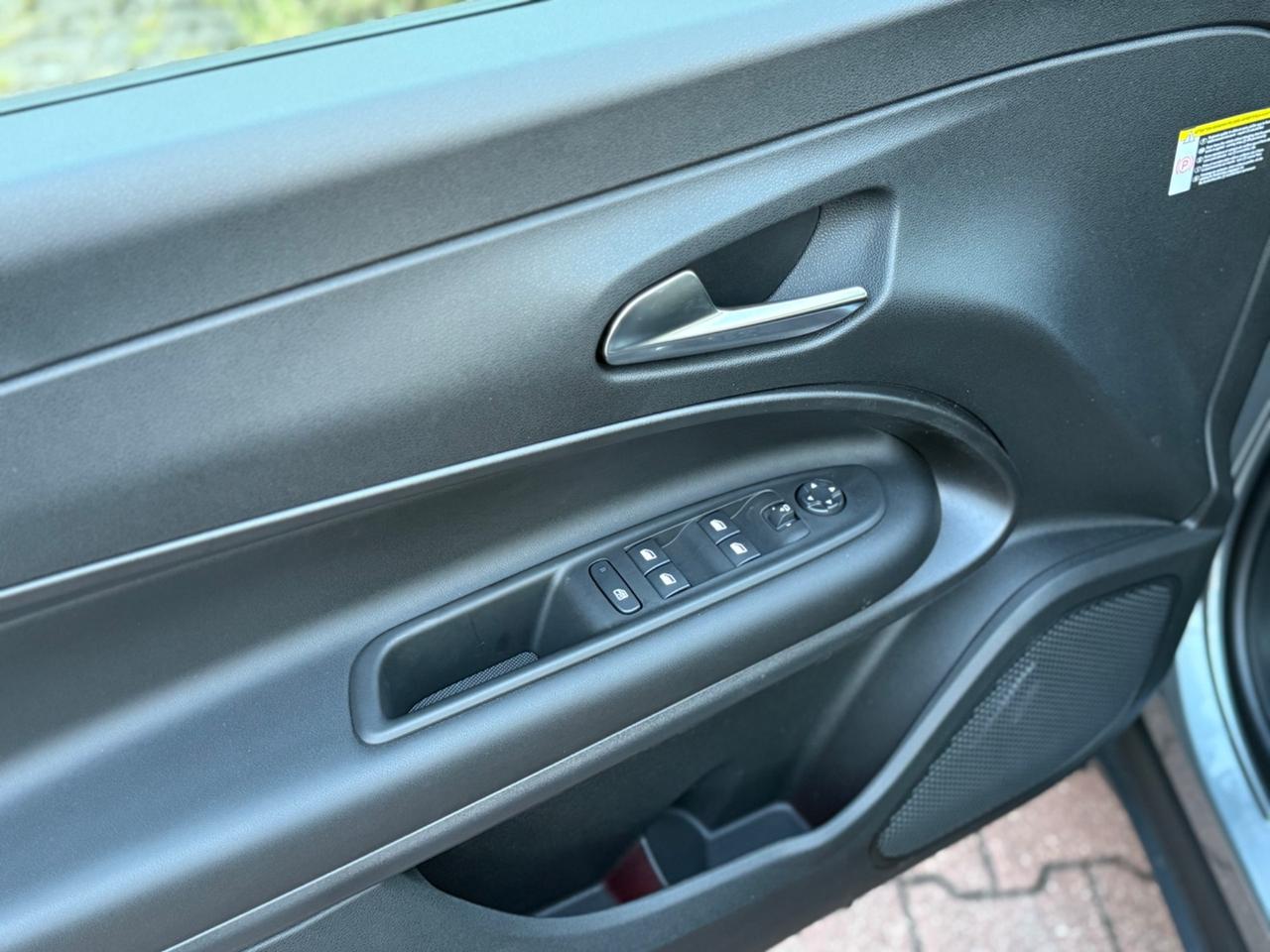 Jeep Avenger 1.2 Turbo e-Hybrid MHEV Summit