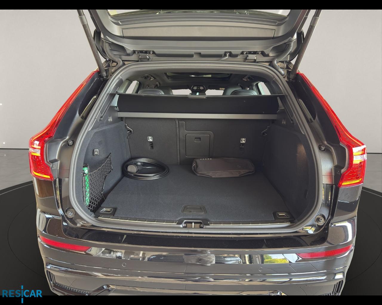 VOLVO XC60 BLACK EDITION T6 AWD PLUG IN HYBRID ELETTRICA BENZINA PLUS