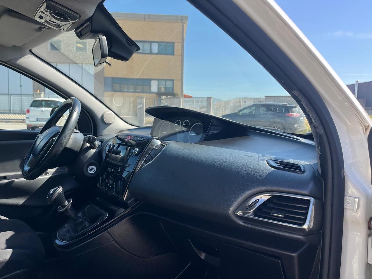 Lancia Ypsilon Platinum 110000 KM GARANZIA 12 m LEGGERE)
