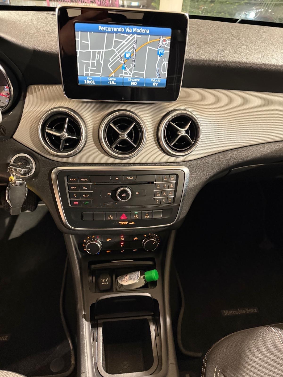 Mercedes-benz CLA 220 200 CDI Premium