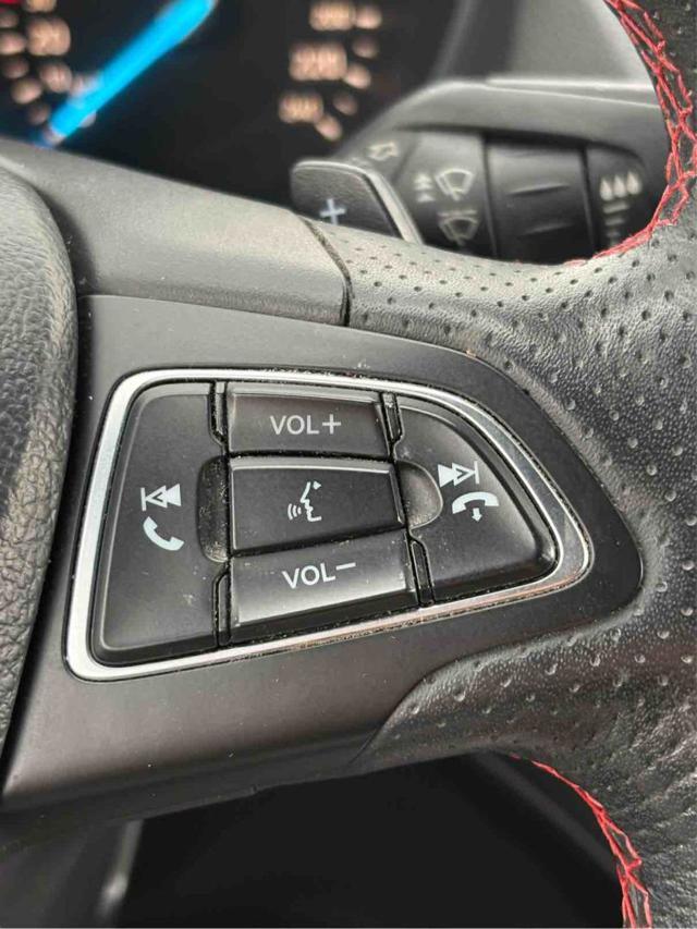 FORD Kuga 2.0 TDCI 180 CV S&S 4WD Powershift ST-Line