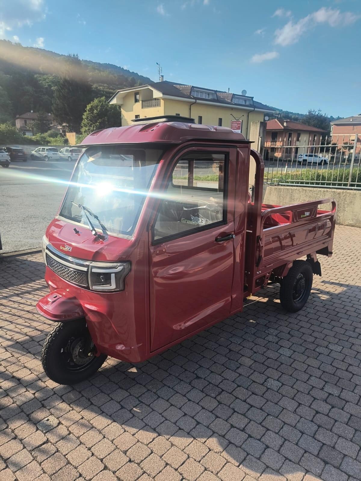 MOTOCARRO ELETTRICO CABINATO CASSONE RIBALTABILE