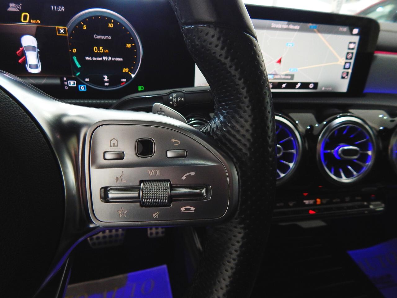 Mercedes-Benz CLA 180 d Coupe Premium AMG Aut. TETTO-NAVI-PELLE-PARK-LED