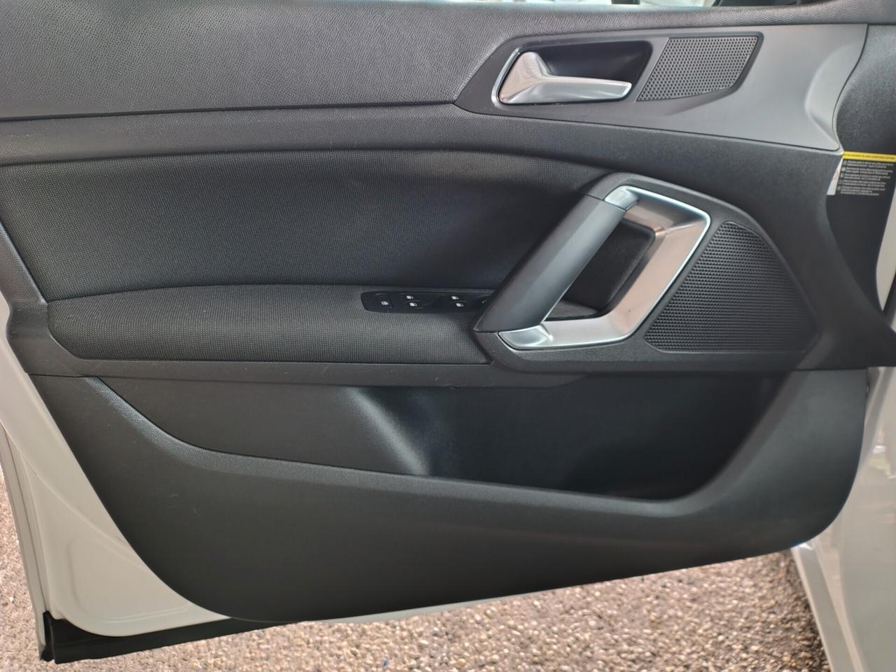 Peugeot 308 BlueHDi 120 S&S Business
