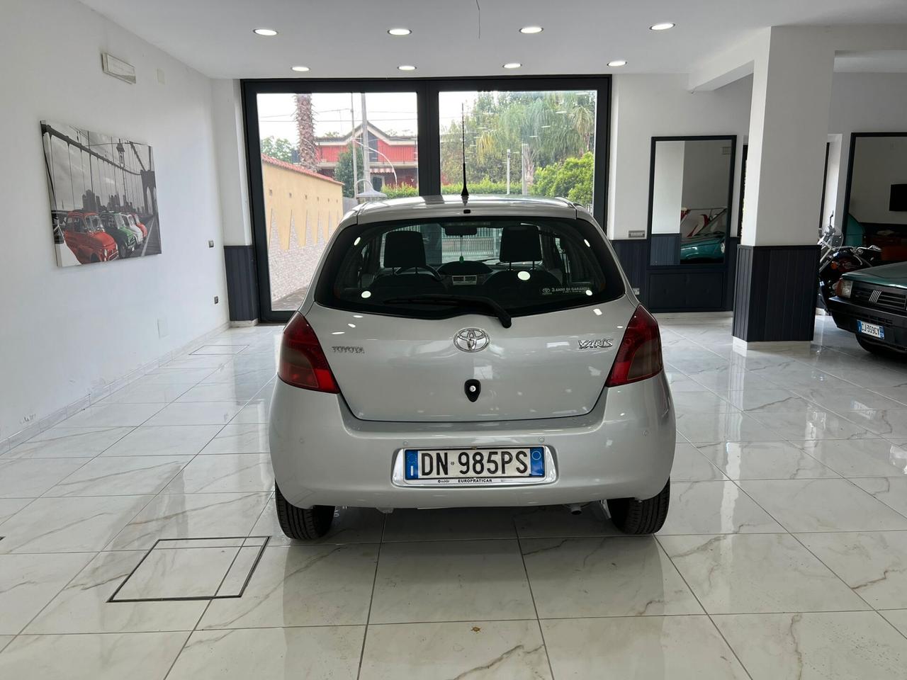 Toyota Yaris 1.0 5 porte Sol PER NEOPATENTATI