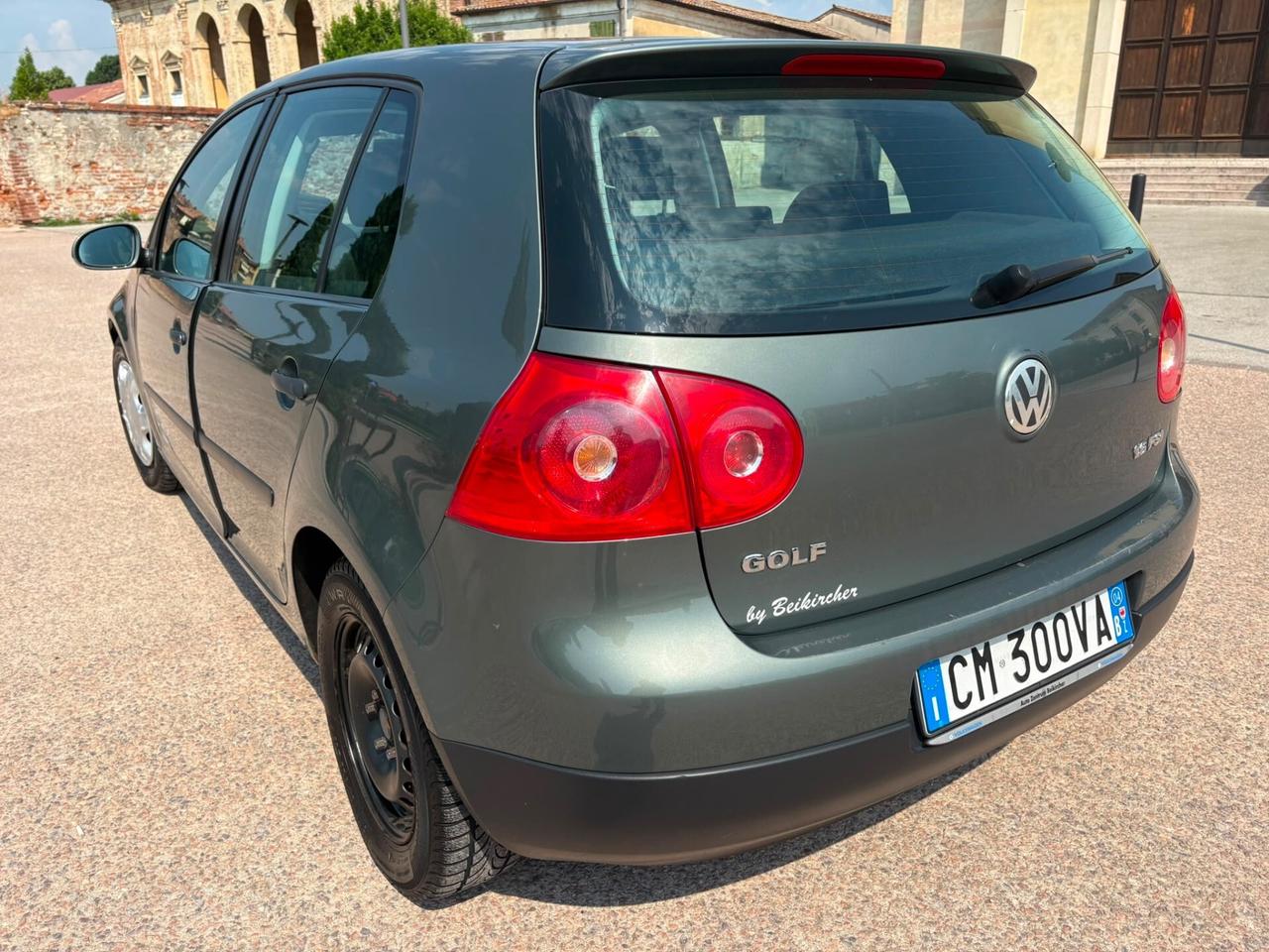 Volkswagen Golf 1.6 16V FSI
