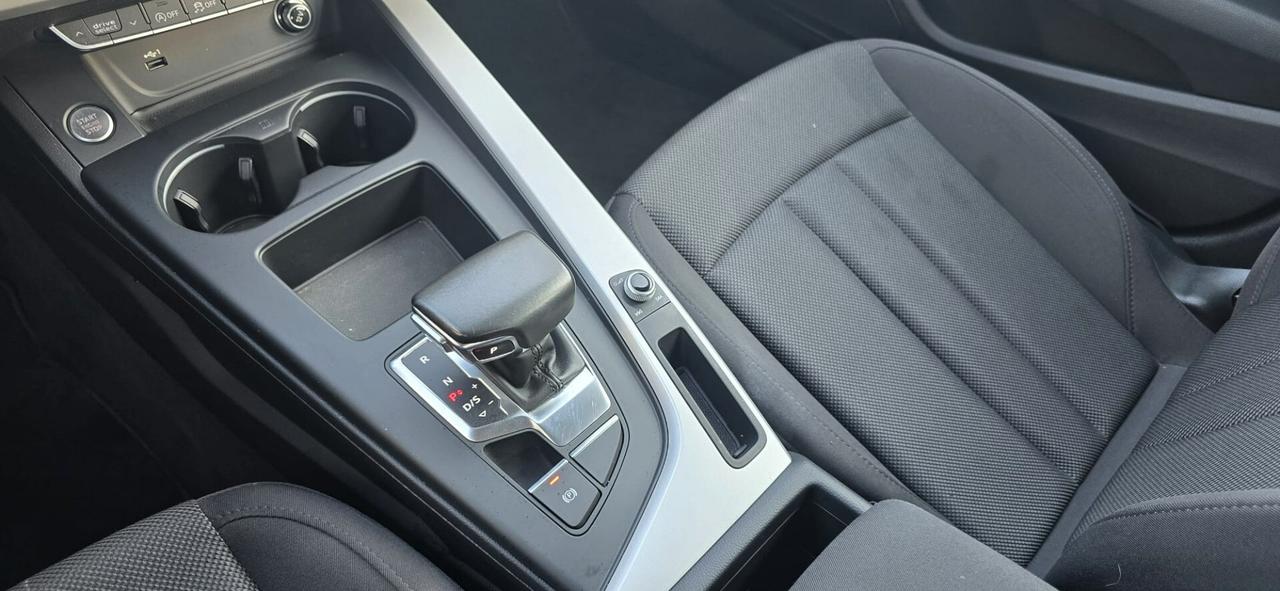 Audi A4 Avant 30 2.0 tdi mhev Business 136cv s-tronic