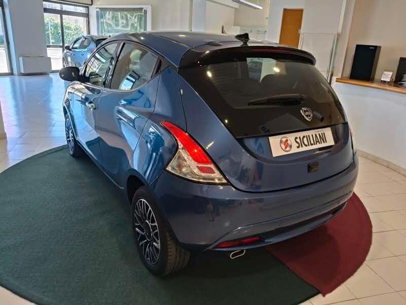 Lancia Ypsilon 1.0 70CV 5P Hybrid Platino