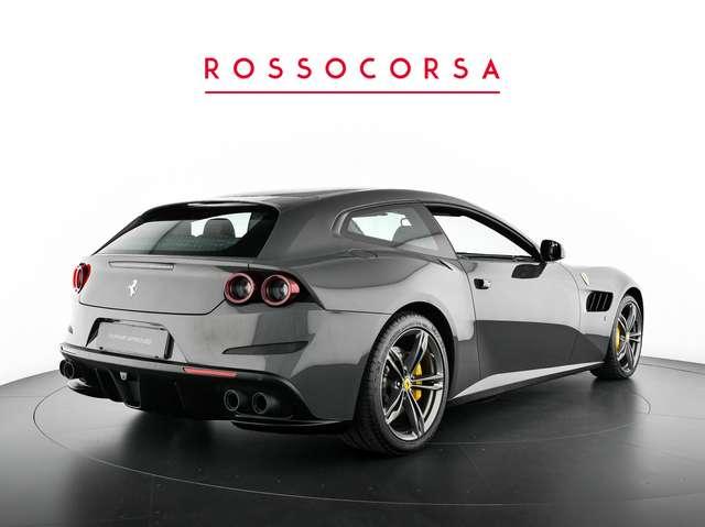 Ferrari GTC4 Lusso V12