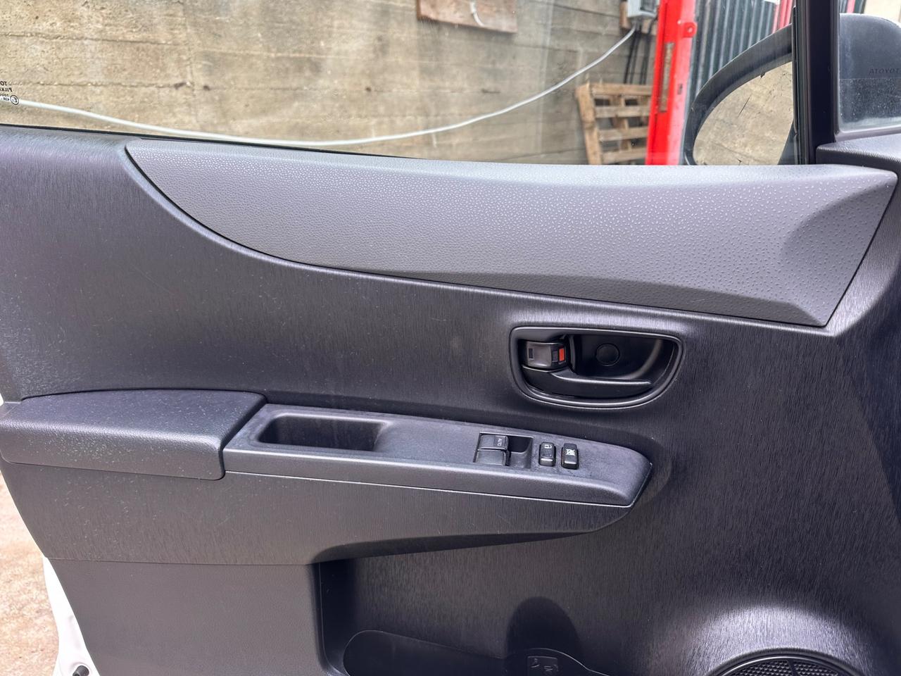 Toyota Yaris 1.0 5 porte Lounge