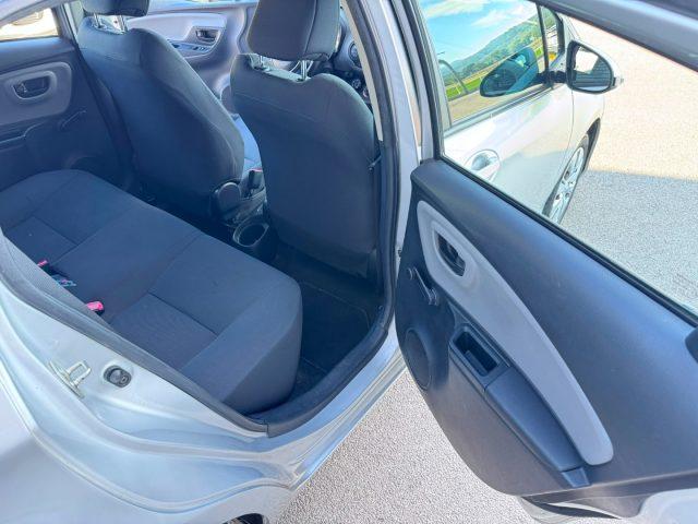 TOYOTA Yaris 1.0 5 porte Active OK NEOPATENTATI