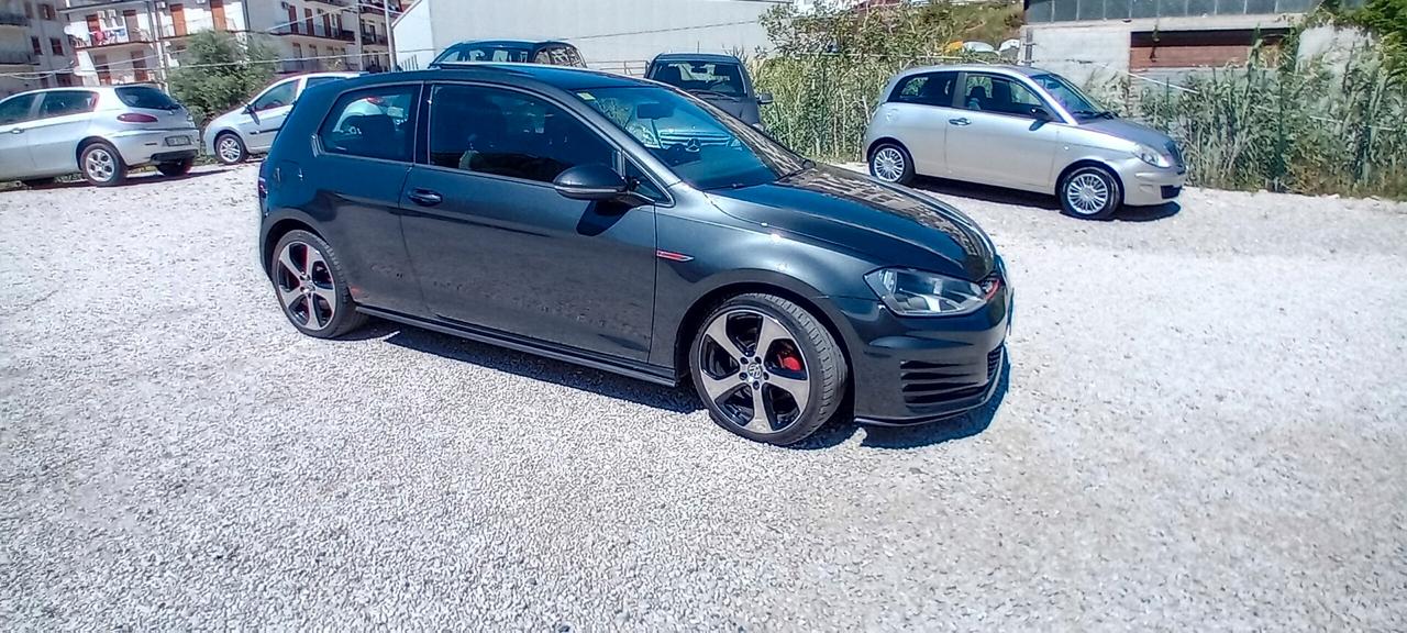 Volkswagen Golf GTI Golf GTI 2.0 TSI DSG 3p. BlueMotion Technology