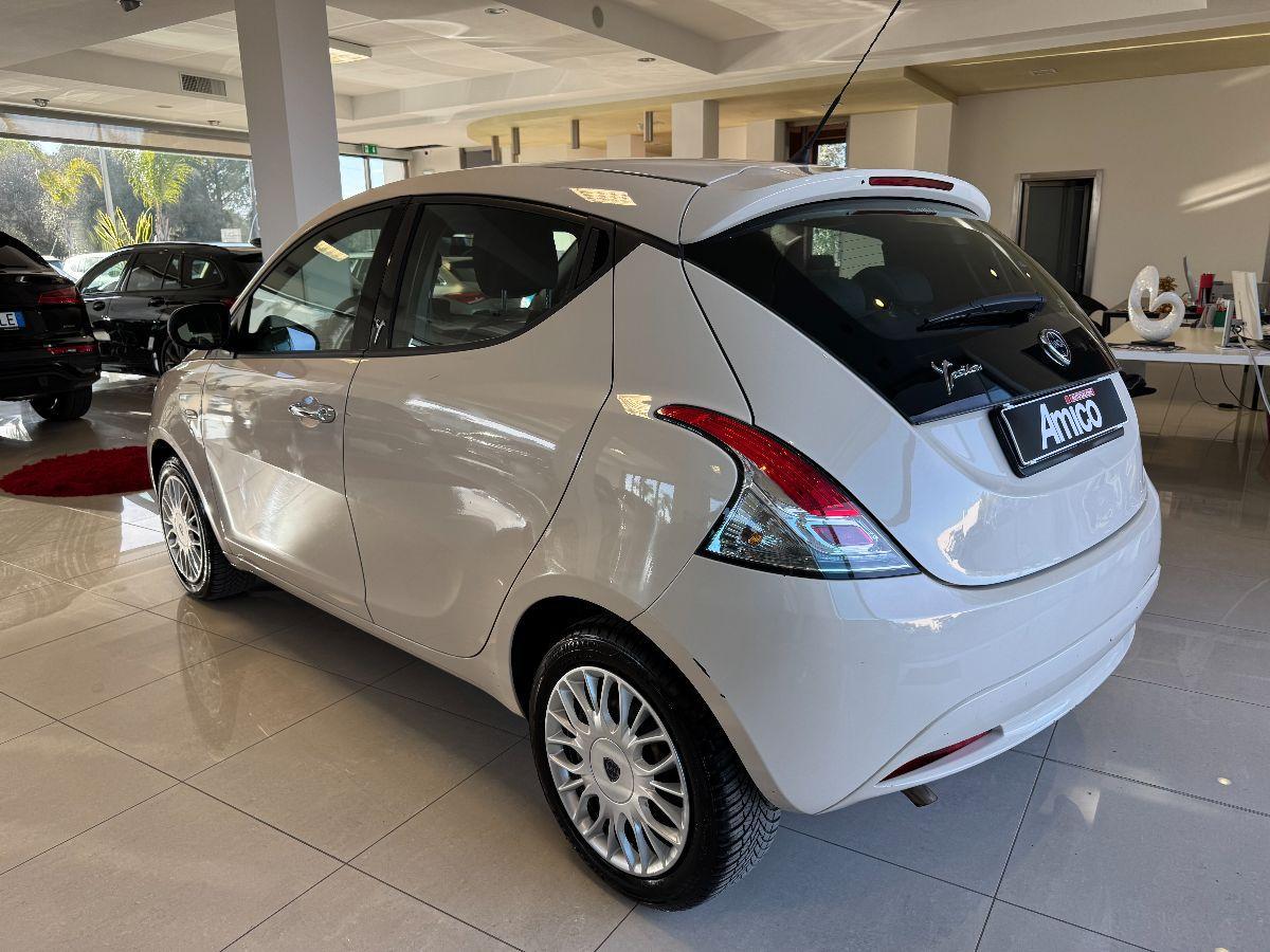 LANCIA Ypsilon 1.2 69 CV 5 porte Gold