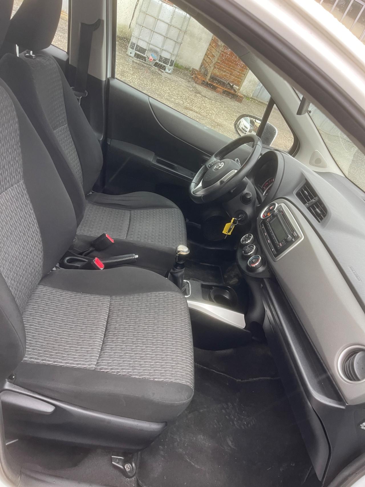 Toyota Yaris 1.0 5 porte Lounge