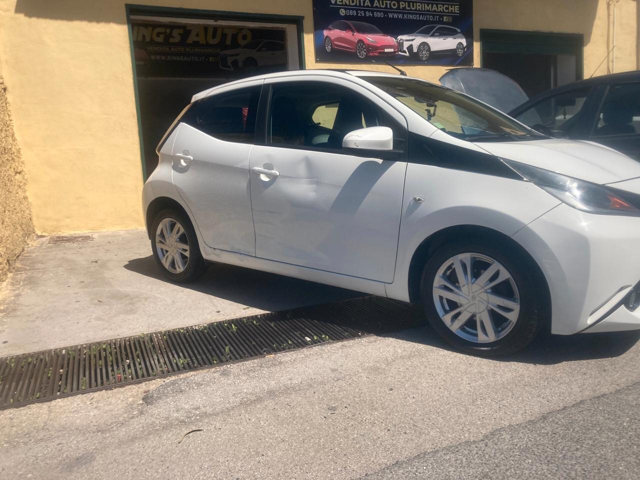 Toyota Aygo 1.0 VVT-i 69 CV automatica tetto apribile