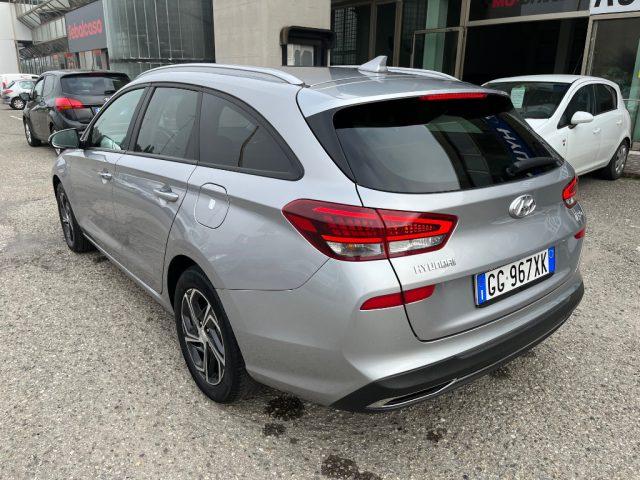 HYUNDAI i30 1.6 TDI HYBRID 48V FULL OPT.