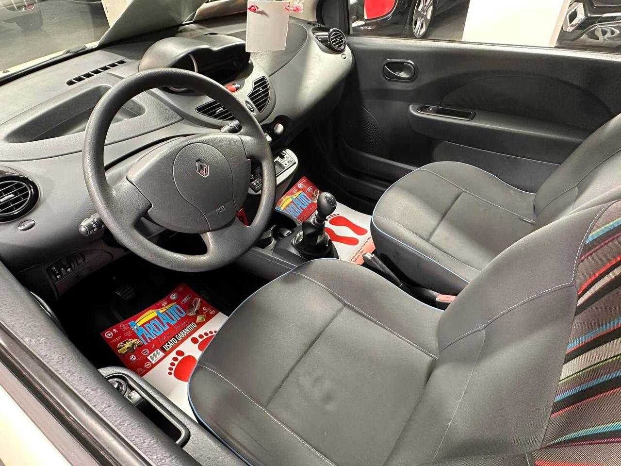 Renault Twingo 1.2 75cv Live - 2013