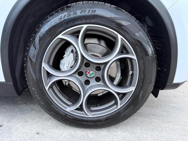 Alfa Romeo Stelvio 2.2 Turbodiesel 160 CV