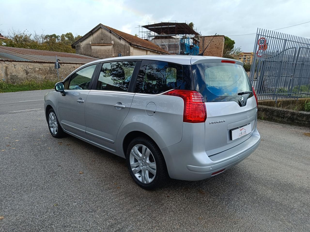 Peugeot 5008 1.6 HDi 110CV Premium 7 POSTI