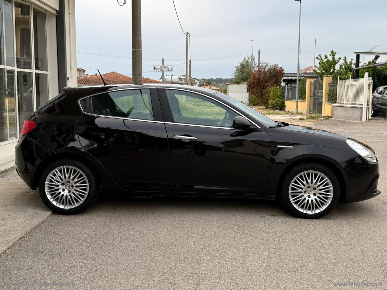 ALFA ROMEO Giulietta 1.6 JTDm-2 105 CV Distinctive