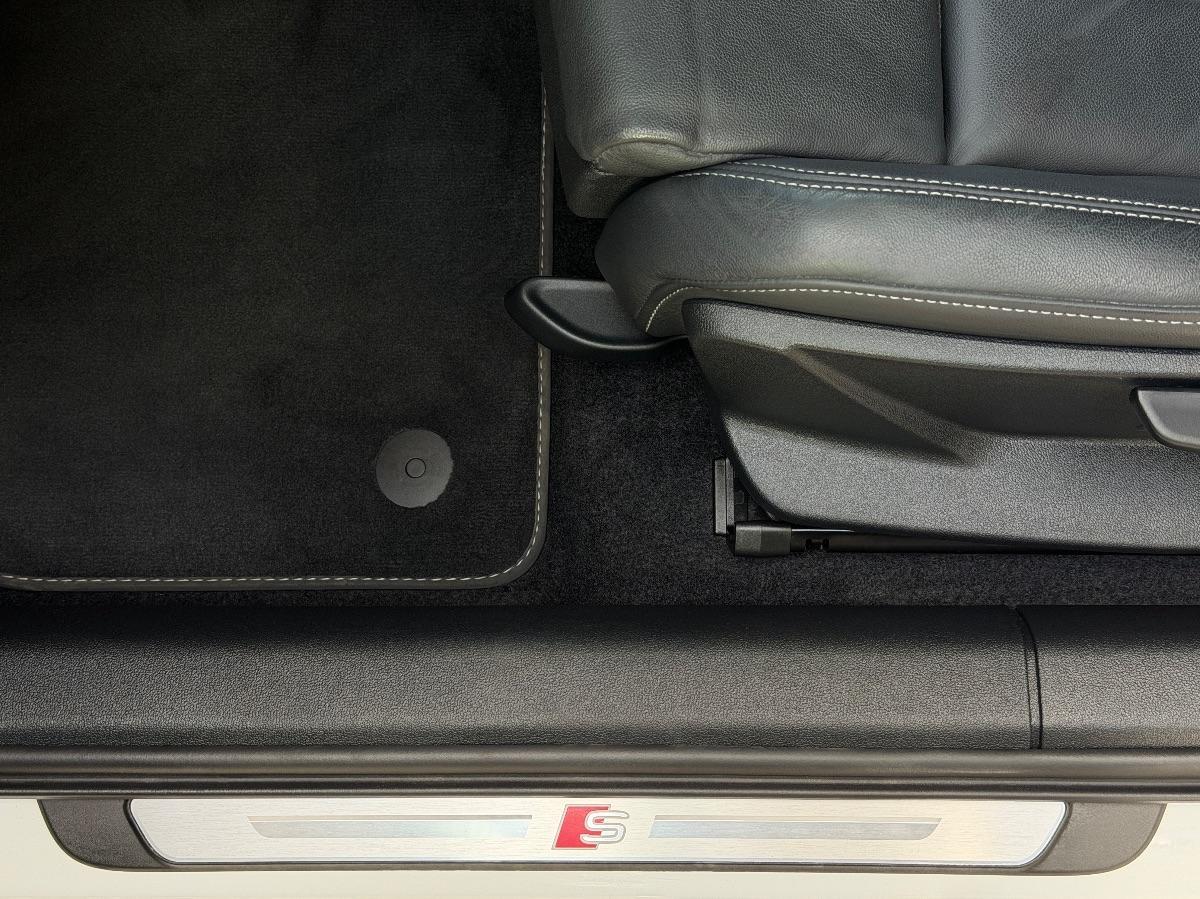 Audi A3 Sportback 30 TDI S-line edition Identity Black 116CV