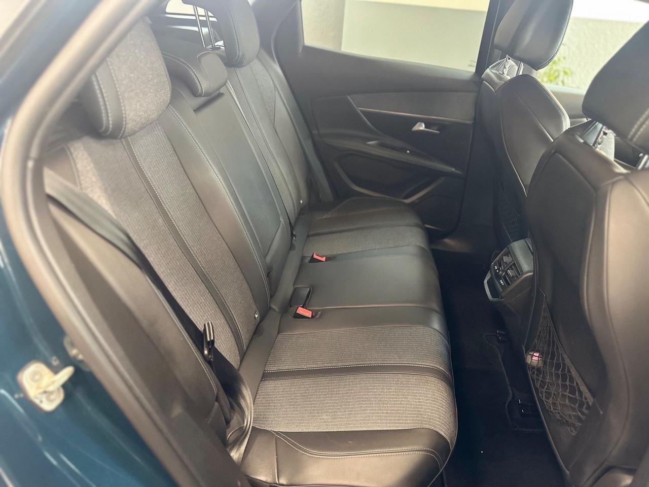 Peugeot 3008 BlueHDi 130 S&S EAT8 Allure Pack