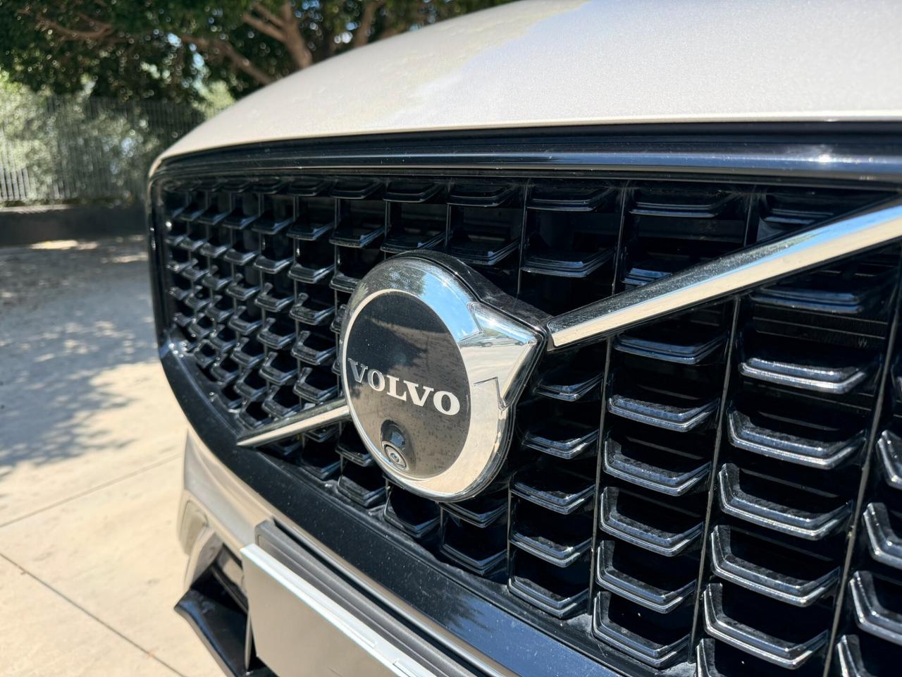 Volvo XC 60 XC60 B4 (d) AWD automatico Ultimate Dark