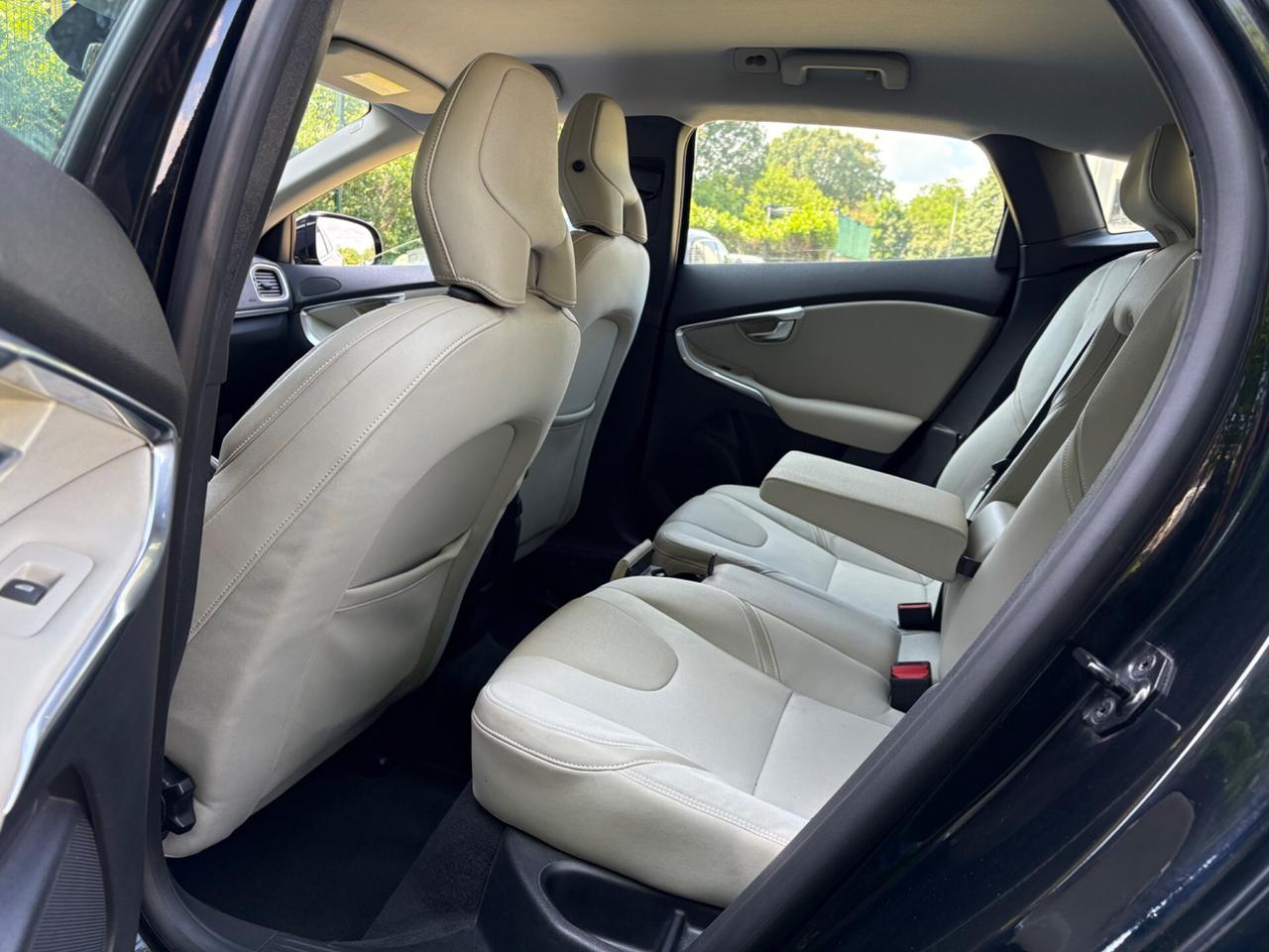 Volvo V40 2.0D3 150cv cambio automatico full