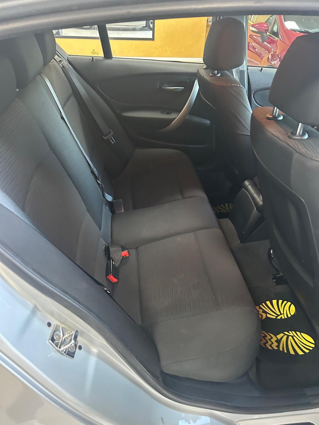 BMW 118d 143 cv “RESTYLING/LED/SENSORI PARK”-2009