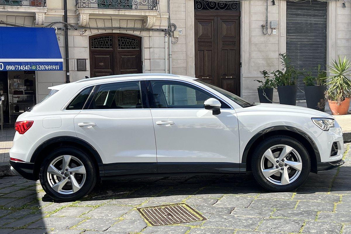 AUDI Q3 35 TDI S tronic Business Advanced