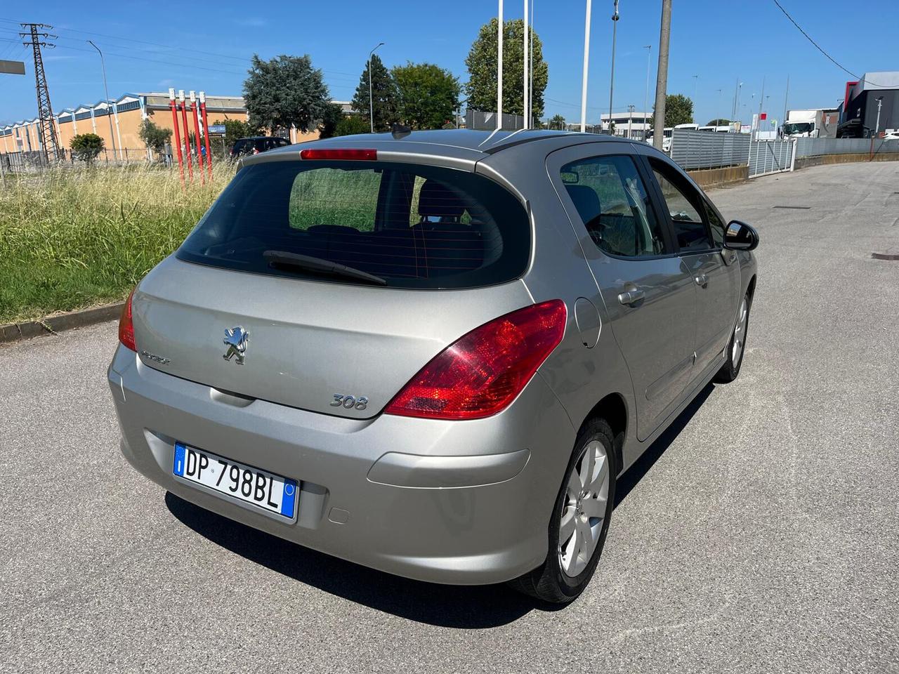 Peugeot 308 1.6 HDi 110CV 5p. Féline (6 Marce)