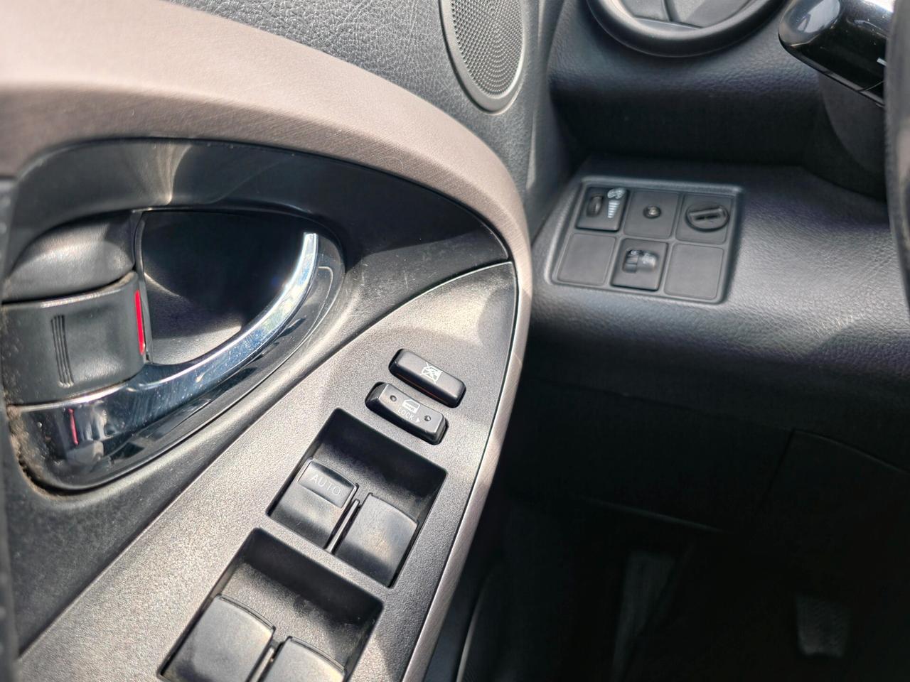 Toyota RAV 4 RAV4 2.2 D-4D 136 CV Luxury 2007-E4 4x4 Manuale