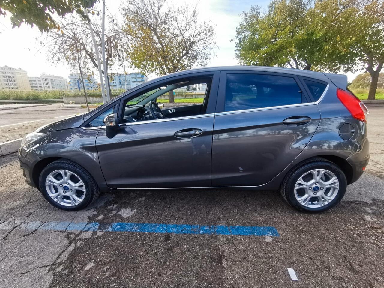 Ford Fiesta 1.4 5p. Bz.- GPL Titanium - 2017