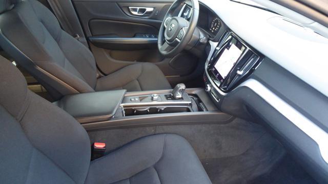 VOLVO V60 B4 (d) Geartronic Momentum Business