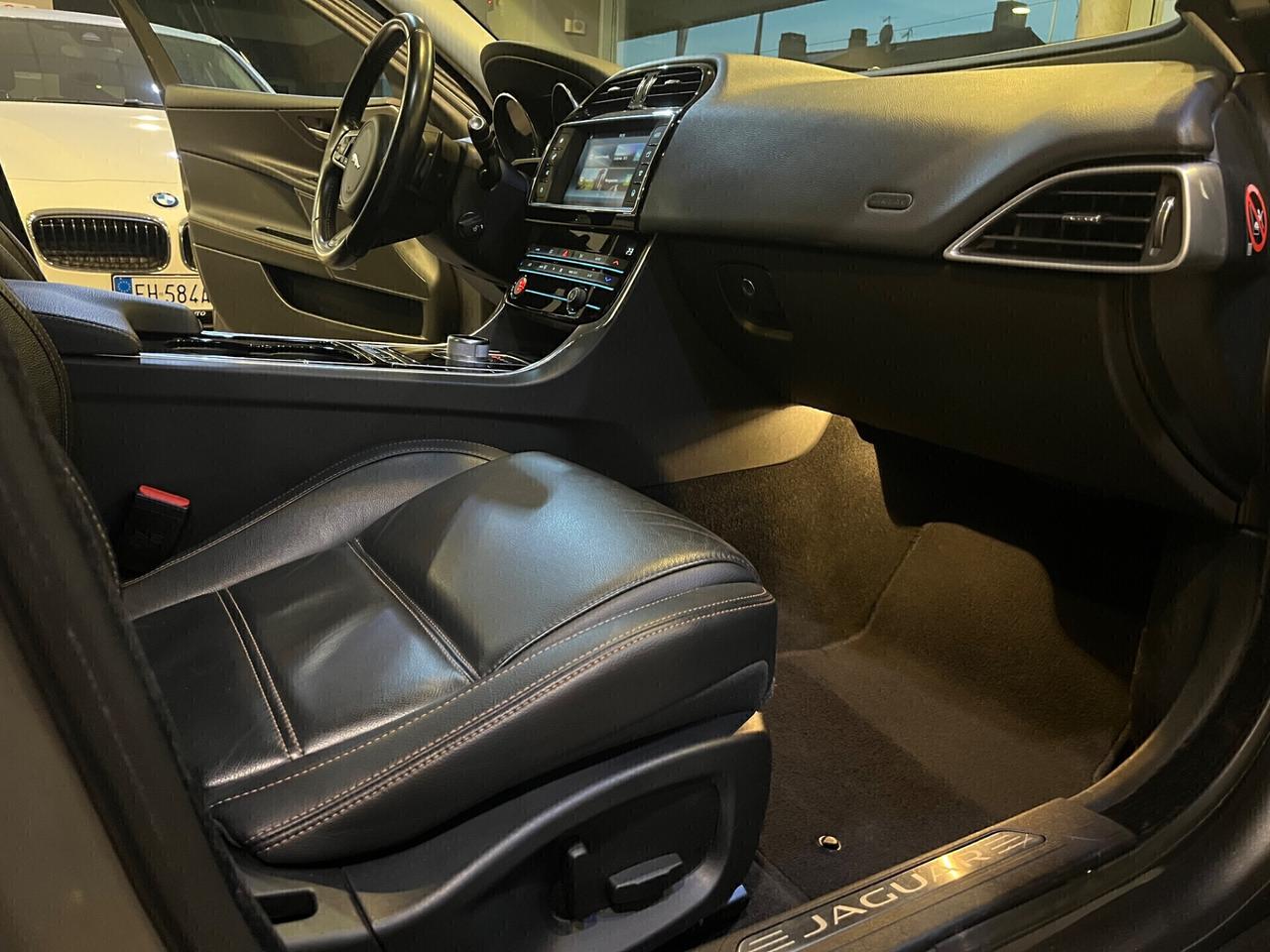 Jaguar XE 2.0d Prestige 180cv auto 88.000 KM!!!