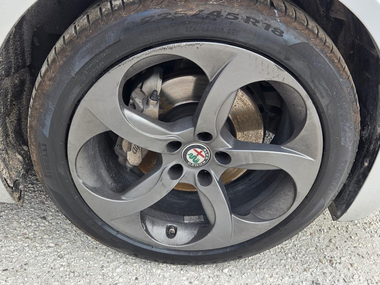 Alfa Romeo Giulia 2.2 JTDM TURBODIESEL MY19 -MOTORE ROTTO-