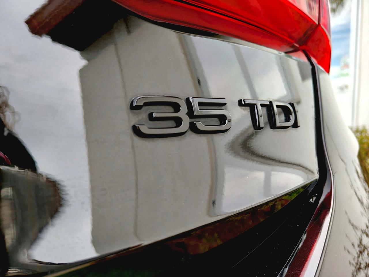 Audi Q3 SPB 35 TDI S tronic line edition - 2024