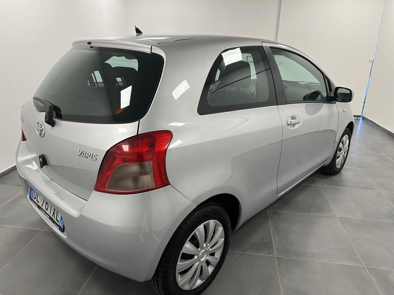 Toyota Yaris 1.0 3 porte - Neopatentati